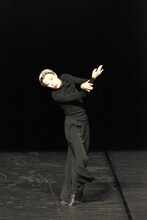 芸劇dance 勅使川原三郎「ロスト・イン・ダンス―抒情組曲―」ドレスリハーサルより。（Photo by Sakae Oguma）