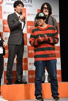 前列中央から時計回りに川尻恵太、なだぎ武、宮下雄也。