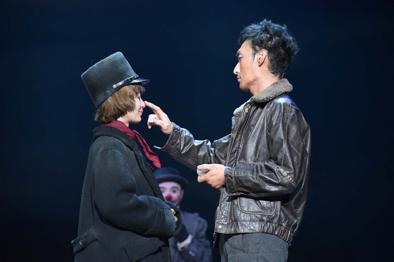 草なぎ剛が“日生マジック”で鍛え上げた肉体披露、音楽劇「道」本日開幕