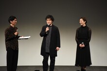 左から鬼頭真也、末満健一、壮一帆。