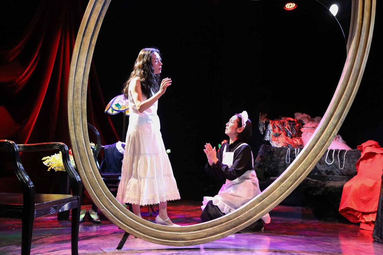 中嶋朋子、コトウロレナ、那須佐代子が織りなすジャン・ジュネの世界「女中たち」