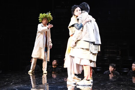 KAAT神奈川芸術劇場プロデュース「オイディプスREXXX」フォトコールより。