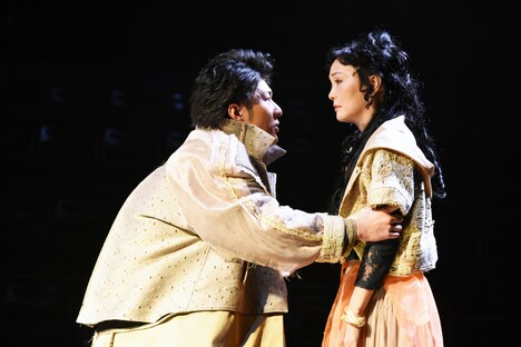 KAAT神奈川芸術劇場プロデュース「オイディプスREXXX」フォトコールより。