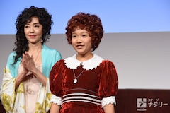 19年のアニーお披露目 山崎玲奈 岡菜々子が笑顔で挨拶 ぜひ来てください ステージナタリー