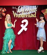 「ブロードウェイ クリスマス・ワンダーランド2018」囲み取材より。左からナタリー・エモンズ、本田望結。（撮影：ヒダキトモコ）