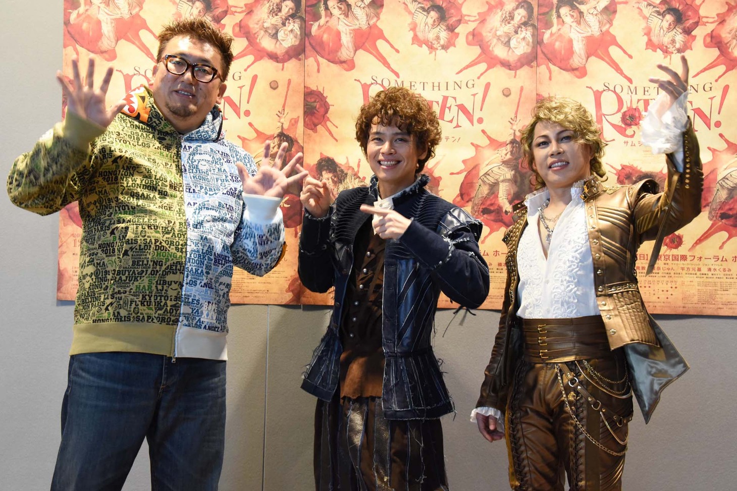 ミュージカル「サムシング・ロッテン！」囲み取材より、左から福田雄一、中川晃教、西川貴教。