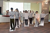 松尾スズキ＋大人計画 30周年イベント「30祭（SANJUSSAI）」より、「大人計画大博覧会」の様子。