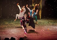 2008年上演の「はなさかじいさん」より。(c)池上直哉