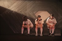 ろりえ 第12回公演「ミセスダイヤモンド」より。（撮影：飯田奈海）