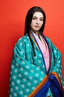 大湖せしる扮する縫の方。