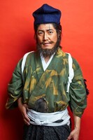 児島功一扮する寿海。