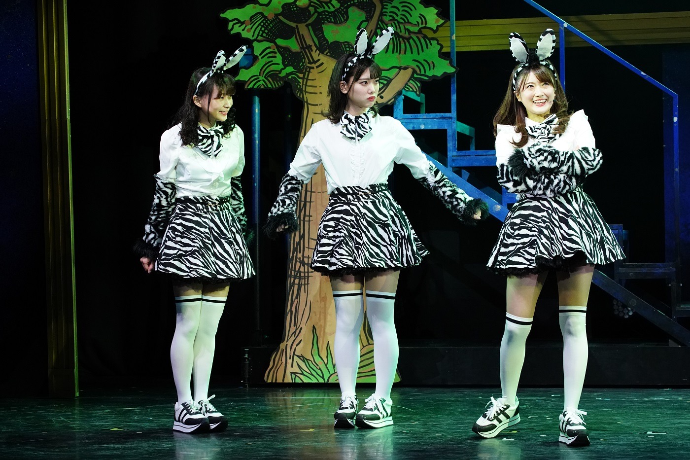 「GIRLS REVUE」ゲネプロより。