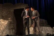 東根作寿英俳優生活30周年記念公演「Boss&Police～ガケデカ後藤誠一郎～」より。