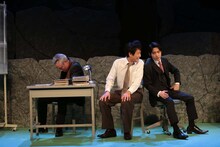 東根作寿英俳優生活30周年記念公演「Boss&Police～ガケデカ後藤誠一郎～」より。