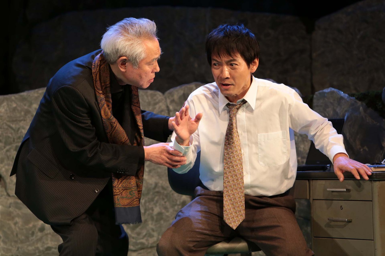 東根作寿英俳優生活30周年記念公演「Boss&Police～ガケデカ後藤誠一郎～」より。