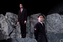 東根作寿英俳優生活30周年記念公演「Boss&Police～ガケデカ後藤誠一郎～」より。