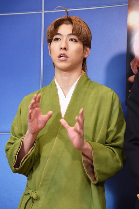 一色黎明役の谷佳樹。