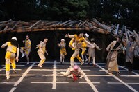 「ふたりの女 平成版 ふたりの面妖があなたに絡む」より。(c)Y. Inokuma