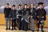 音楽活劇「SHIRANAMI」囲み取材より、左からG2、喜矢武豊、龍真咲、早乙女太一、伊礼彼方、松尾貴史。