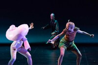 笠井叡迷宮ダンス公演「高丘親王航海記」より。（撮影：守屋友樹）