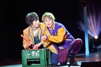 舞台「『Like A』room［002］」より。（撮影：鏡田伸幸）