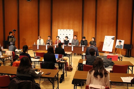 兵庫県立ピッコロ劇団第63回公演 / ピッコロシアタープロデュース「マンガの虫は空こえて」製作発表会見より。