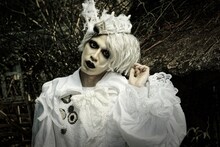 井上拓哉扮するヒューゴ。