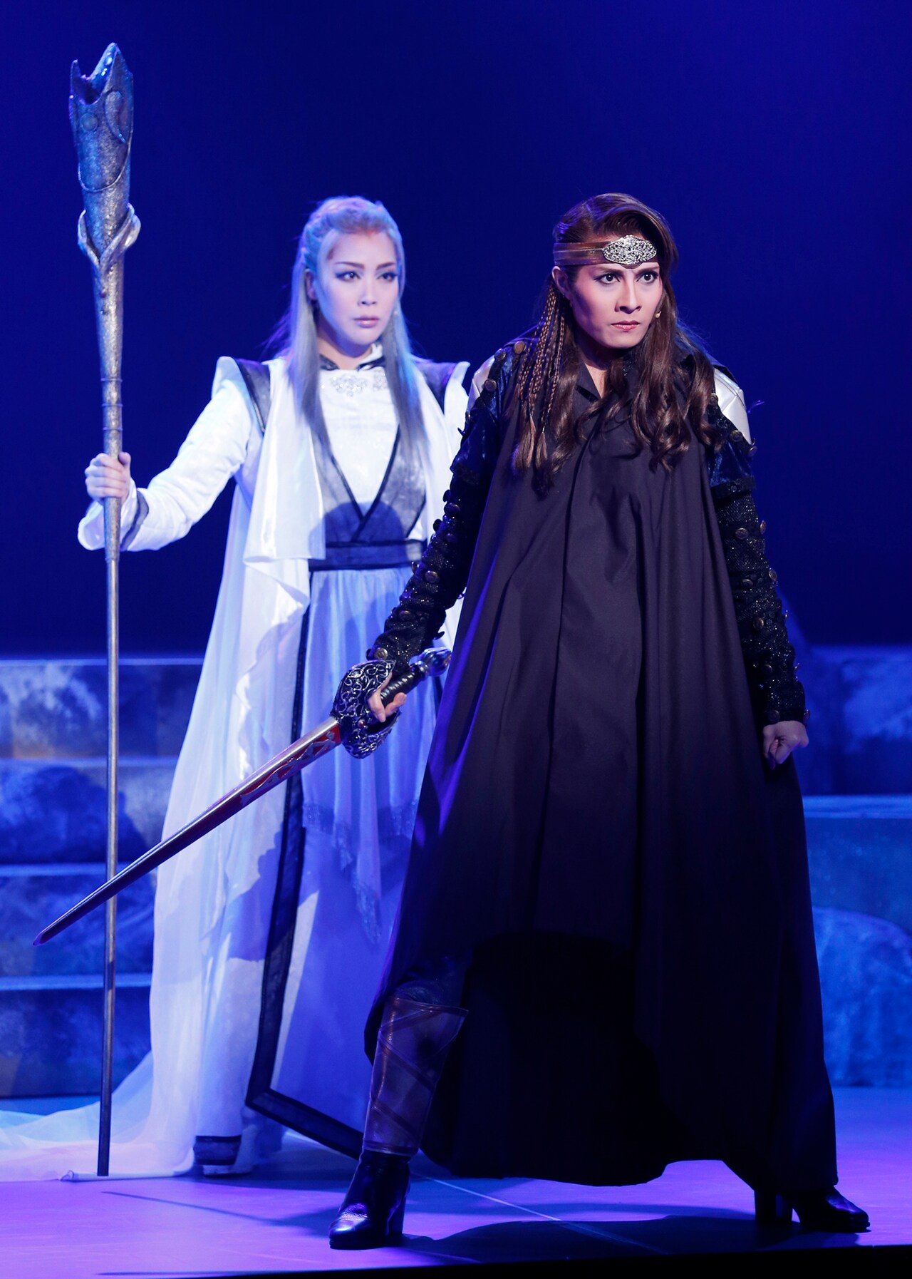 楊琳らが紡ぐ“剣と魔法”の物語、OSK日本歌劇団「円卓の騎士」東京へ