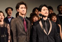 左から相葉裕樹、小野田龍之介。