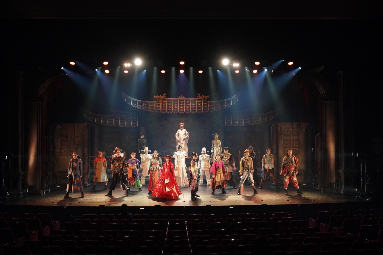 少年社中「トゥーランドット」大阪公演スタート、毛利亘宏「演劇を“浴びて”」