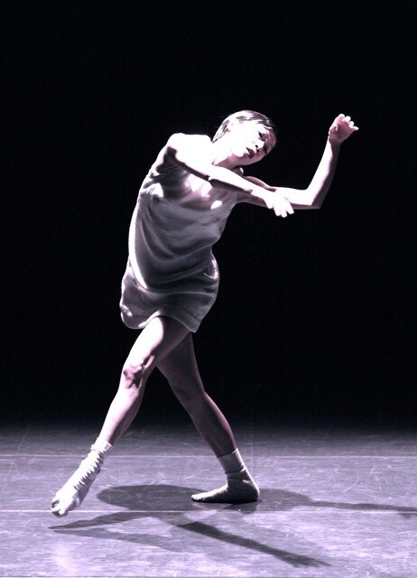 アップデイトダンス No.58「『ハリー』小説『ソラリス』より」ビジュアル（photo by Sakae Oguma）