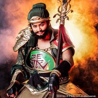 林明寛扮する張飛。