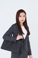 五十嵐役の中島早貴。