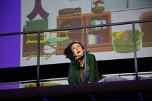 範宙遊泳「うまれてないからまだしねない」より。（撮影：鈴木竜一朗）