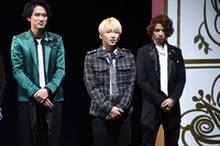 左から白柏寿大、JUKIYA、上野貴博。