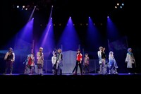 舞台「夢王国と眠れる100人の王子様 On Stage」より。