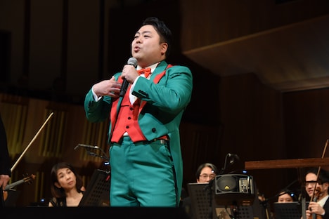 「デビルマン」をイメージした衣装をまとう和田一樹。