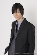 高橋健介扮する大和尊。