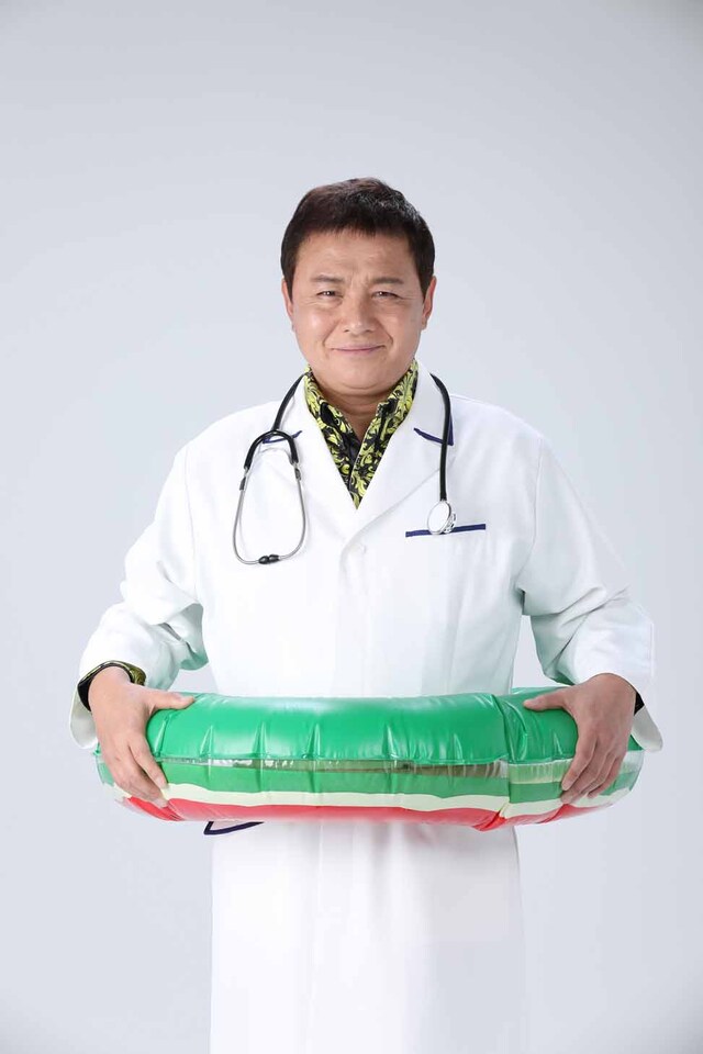 渡辺徹扮する医師・伊良部。