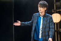 舞台「SORAは青い」より。（撮影：渡辺慎一）