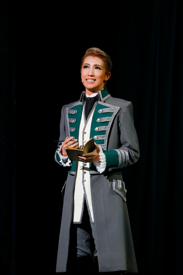 宝塚歌劇宙組「ミュージカル・プレイ『黒い瞳』－プーシキン作『大尉の娘』より－」より。