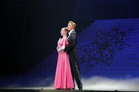 宝塚歌劇宙組「スーパー・レビュー『VIVA! FESTA! in HAKATA』」より。