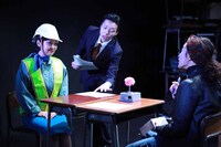 タカハ劇団 第15回公演「僕らの力で世界があと何回救えたか」より。（撮影：深沢飛鳥）