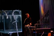 愛知県芸術劇場ミニセレ「サウンドパフォーマンス・プラットフォーム2019」より、藤田陽介のパフォーマンス。(c)羽鳥直志