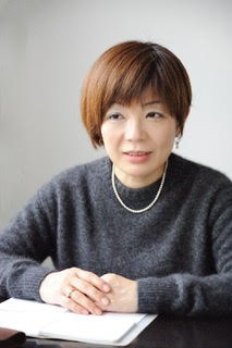 演劇ジャーナリストの徳永京子が、舞台の感想を「はなすよる」開催