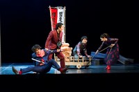 木ノ下歌舞伎「糸井版 摂州合邦辻」より。（撮影：東直子）