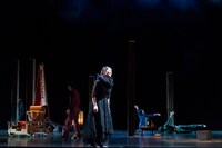 木ノ下歌舞伎「糸井版 摂州合邦辻」より。（撮影：東直子）