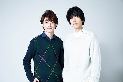 左から鈴木拡樹、黒羽麻璃央。