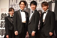 左から今泉佑唯、味方良介、石田明、佐藤友祐。