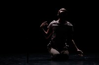 鈴木竜「AFTER RUST」より。（撮影：菅原康太）